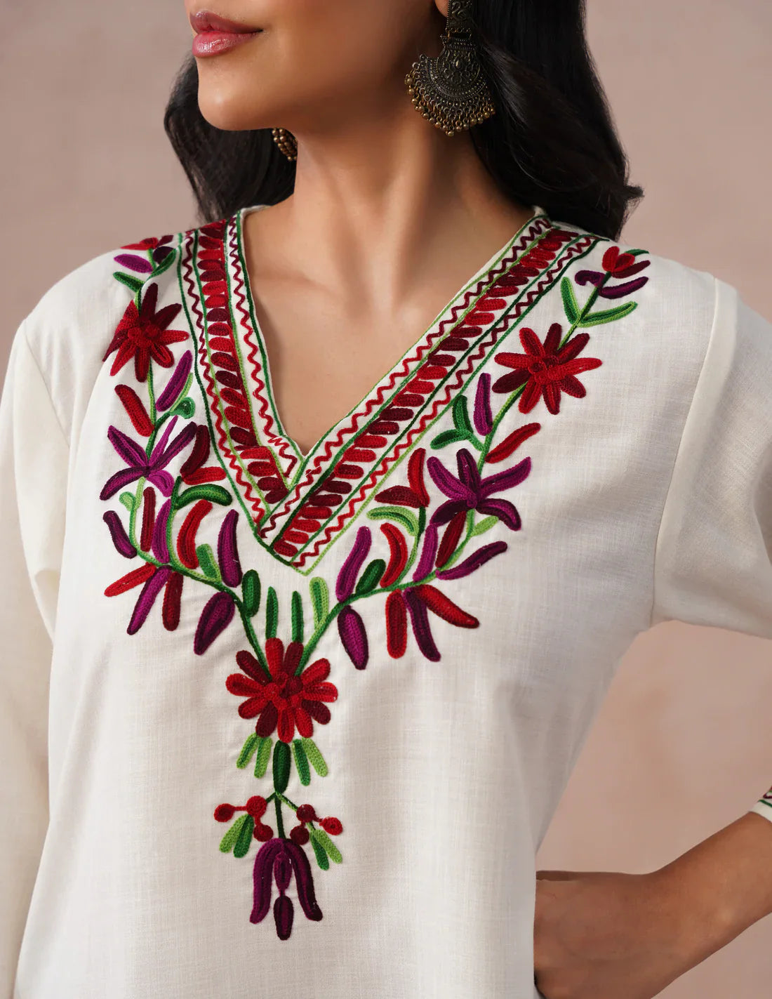 White Cotton Kurti – Vibrant Multicolor Aari Embroidery | Daily Ethnic Wear